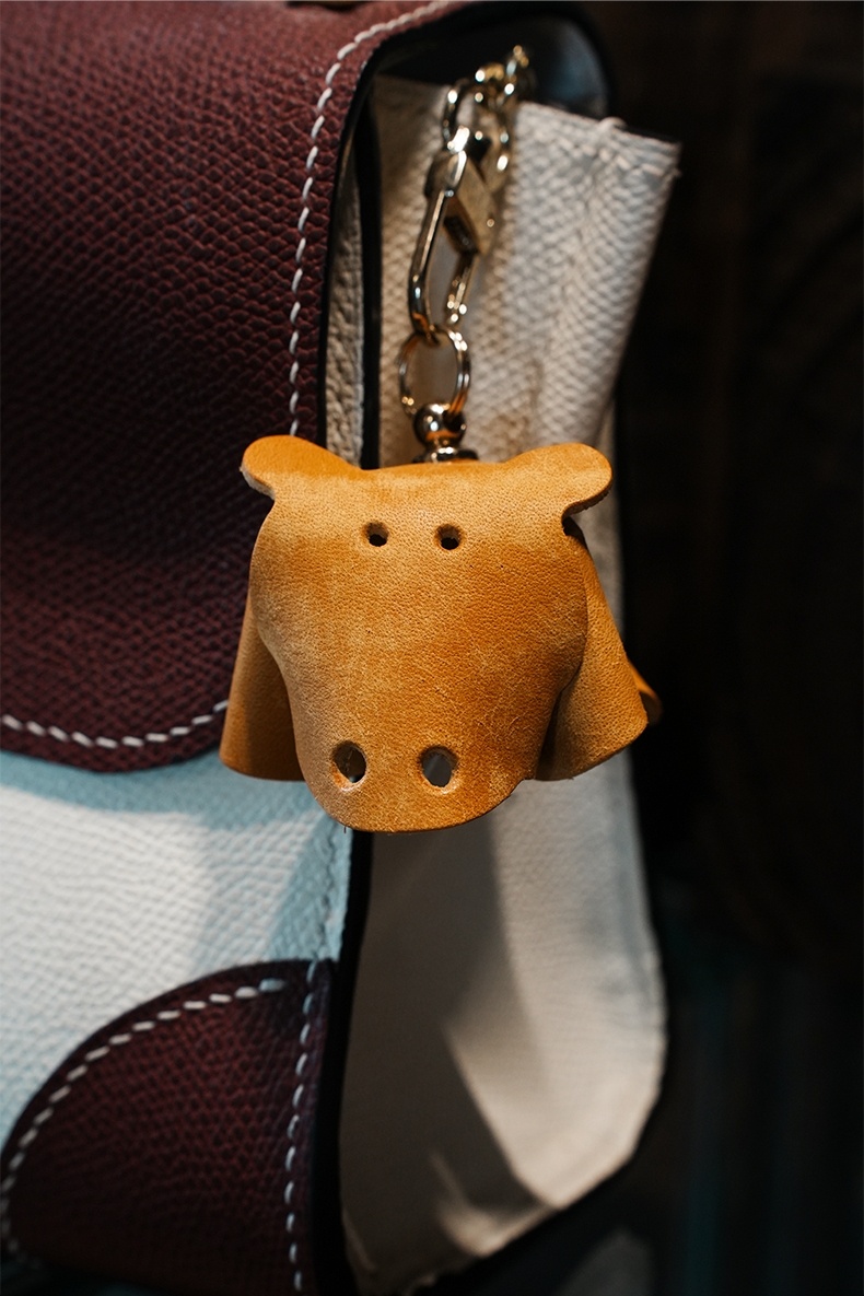 カバモチーフ本革チャームDIYキット レザー動物アクセサリー ハンドメイド素材