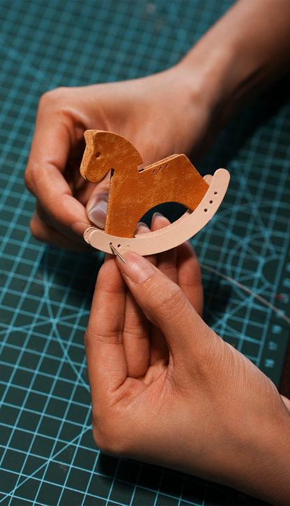 木馬モチーフ本革チャームDIYキット レザークラフトバッグチャーム素材