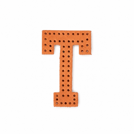 T 本革アルファベットチャーム 名前入り革小物素材